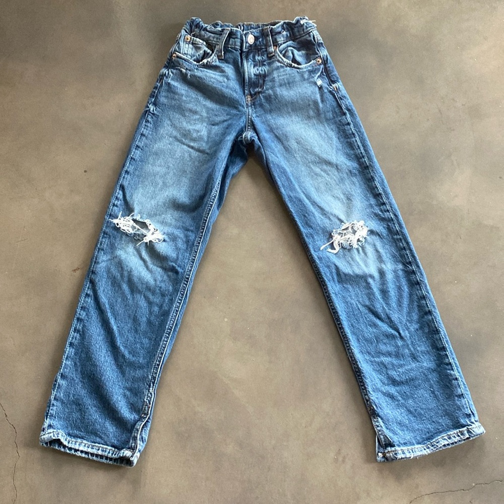 Gap Kids High Rise 90’s loose denim jeans. Size 8.